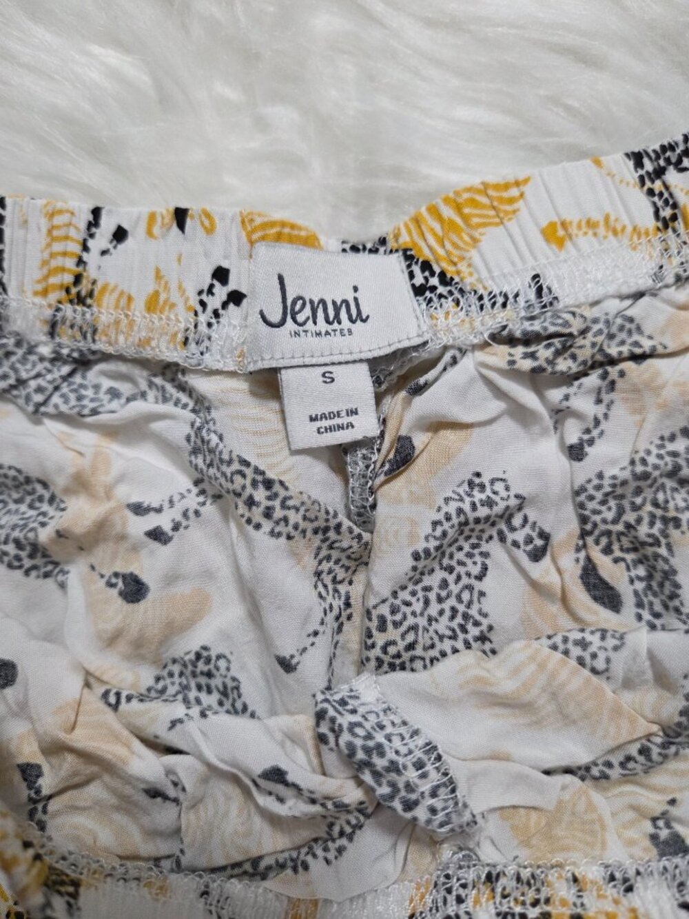 Jenni Crinkle Style Zebra Pajama Shorts - Picture 4 of 5